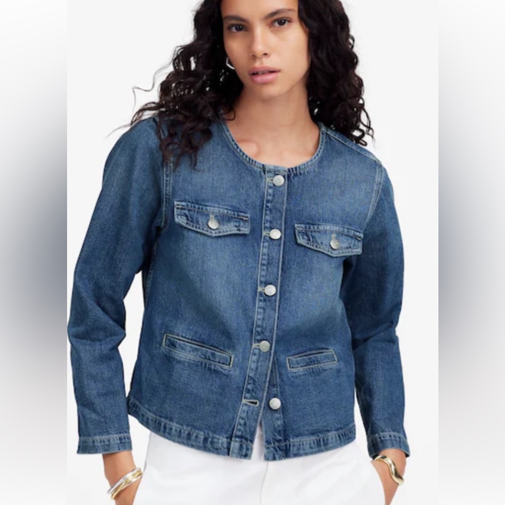 Madewell Classic Button up  Blue Denim Jacket in Plymouth Wash